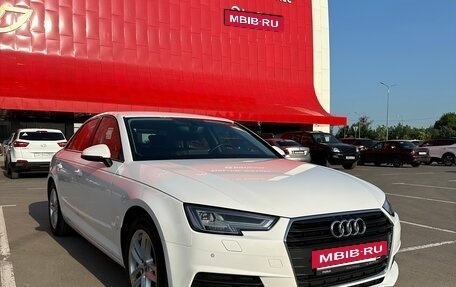 Audi A4, 2018 год, 2 250 000 рублей, 3 фотография