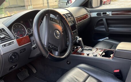 Volkswagen Touareg III, 2005 год, 1 300 000 рублей, 7 фотография