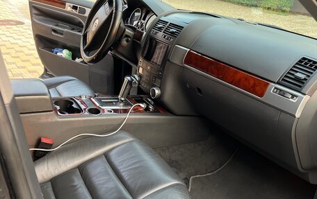 Volkswagen Touareg III, 2005 год, 1 300 000 рублей, 8 фотография