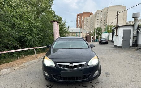 Opel Astra J, 2011 год, 780 000 рублей, 2 фотография