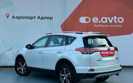 Toyota RAV4, 2018 год, 2 500 000 рублей, 6 фотография