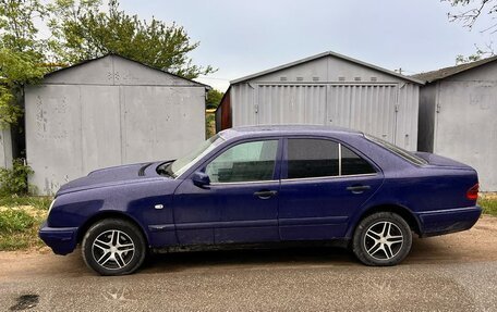 Mercedes-Benz E-Класс, 1996 год, 290 000 рублей, 7 фотография