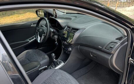 Hyundai Solaris II рестайлинг, 2016 год, 10 фотография