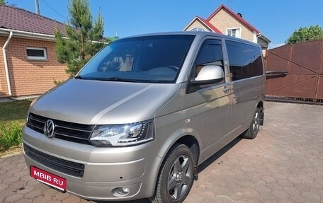 Volkswagen Caravelle T5, 2011 год, 2 300 000 рублей, 1 фотография