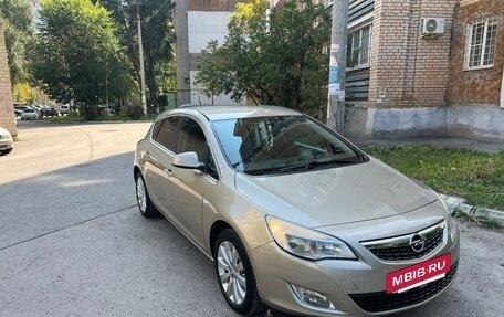 Opel Astra J, 2011 год, 920 000 рублей, 3 фотография