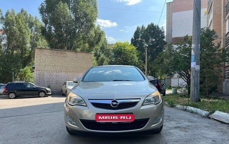 Opel Astra J, 2011 год, 920 000 рублей, 2 фотография
