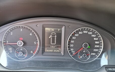 Volkswagen Caravelle T5, 2011 год, 2 300 000 рублей, 11 фотография