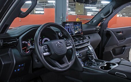 Toyota Land Cruiser, 2024 год, 12 498 000 рублей, 17 фотография