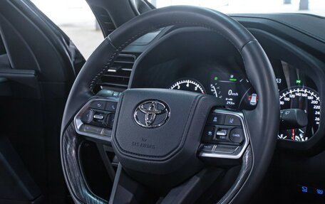 Toyota Land Cruiser, 2024 год, 12 498 000 рублей, 18 фотография