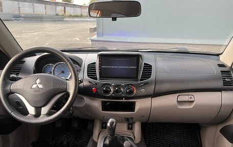 Mitsubishi L200 IV рестайлинг, 2007 год, 800 000 рублей, 8 фотография