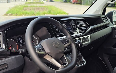 Volkswagen Multivan T6 рестайлинг, 2021 год, 5 500 000 рублей, 16 фотография