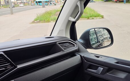 Volkswagen Multivan T6 рестайлинг, 2021 год, 5 500 000 рублей, 34 фотография