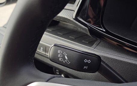 Volkswagen Multivan T6 рестайлинг, 2021 год, 5 500 000 рублей, 28 фотография