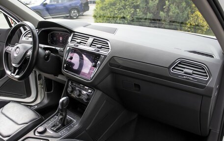 Volkswagen Tiguan II, 2020 год, 2 398 000 рублей, 9 фотография