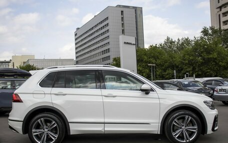 Volkswagen Tiguan II, 2020 год, 2 398 000 рублей, 4 фотография