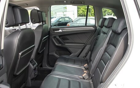 Volkswagen Tiguan II, 2020 год, 2 398 000 рублей, 10 фотография