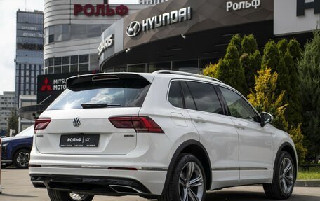 Volkswagen Tiguan II, 2020 год, 2 398 000 рублей, 5 фотография
