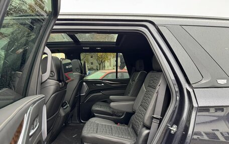 Cadillac Escalade V, 2024 год, 16 615 000 рублей, 15 фотография