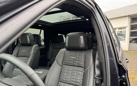 Cadillac Escalade V, 2024 год, 16 615 000 рублей, 12 фотография