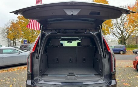 Cadillac Escalade V, 2024 год, 16 615 000 рублей, 18 фотография