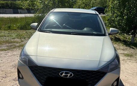 Hyundai Solaris II рестайлинг, 2020 год, 970 000 рублей, 1 фотография