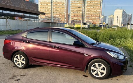 Hyundai Solaris II рестайлинг, 2013 год, 800 000 рублей, 3 фотография