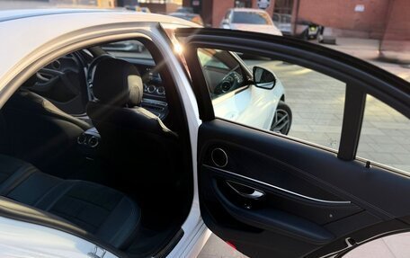 Mercedes-Benz E-Класс, 2020 год, 4 490 000 рублей, 5 фотография
