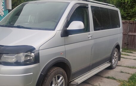 Volkswagen Caravelle T5, 2010 год, 1 600 000 рублей, 2 фотография