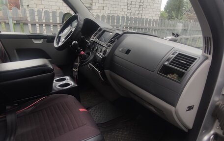 Volkswagen Caravelle T5, 2010 год, 1 600 000 рублей, 7 фотография