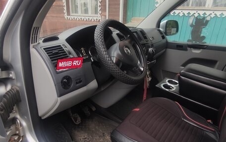 Volkswagen Caravelle T5, 2010 год, 1 600 000 рублей, 11 фотография
