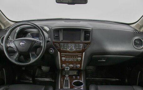 Nissan Pathfinder, 2016 год, 1 530 000 рублей, 14 фотография
