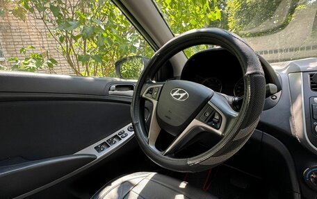 Hyundai Solaris II рестайлинг, 2014 год, 1 050 000 рублей, 2 фотография
