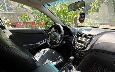 Hyundai Solaris II рестайлинг, 2014 год, 1 050 000 рублей, 24 фотография