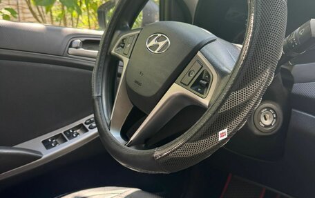 Hyundai Solaris II рестайлинг, 2014 год, 1 050 000 рублей, 18 фотография