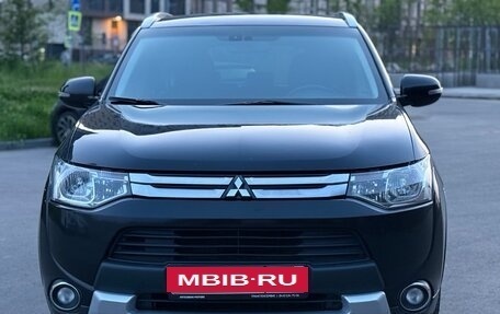 Mitsubishi Outlander III рестайлинг 3, 2014 год, 1 490 000 рублей, 4 фотография