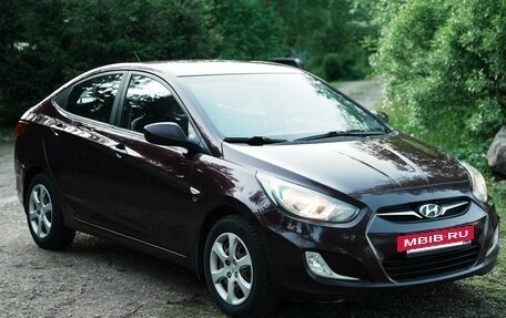 Hyundai Solaris II рестайлинг, 2011 год, 830 000 рублей, 3 фотография