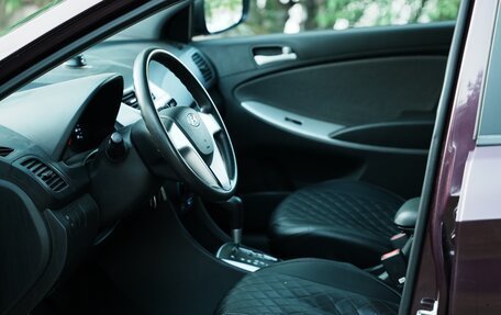 Hyundai Solaris II рестайлинг, 2011 год, 830 000 рублей, 14 фотография