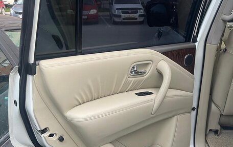 Nissan Patrol, 2011 год, 2 590 000 рублей, 15 фотография