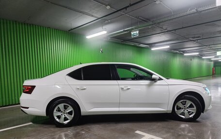 Skoda Superb III рестайлинг, 2019 год, 1 850 000 рублей, 5 фотография