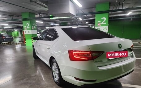 Skoda Superb III рестайлинг, 2019 год, 1 850 000 рублей, 3 фотография