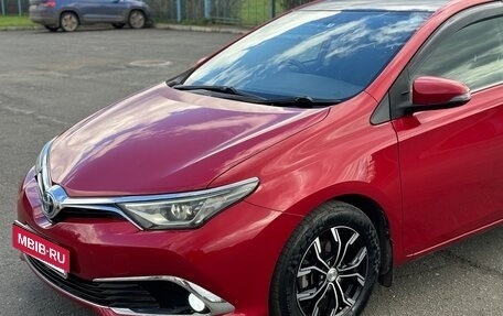 Toyota Auris II, 2015 год, 1 350 000 рублей, 3 фотография