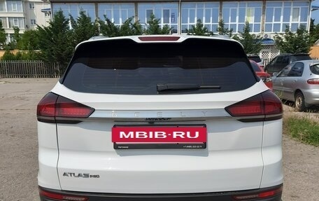 Geely Atlas, 2022 год, 2 300 000 рублей, 3 фотография