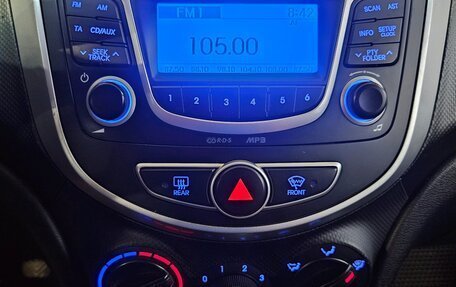Hyundai Solaris II рестайлинг, 2013 год, 739 000 рублей, 14 фотография