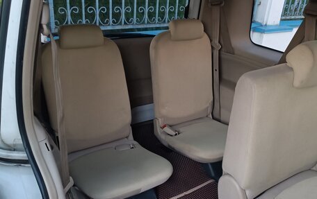 Toyota Sienta I, 2003 год, 450 000 рублей, 7 фотография