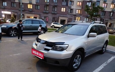 Mitsubishi Outlander III рестайлинг 3, 2003 год, 630 000 рублей, 3 фотография