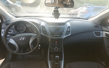 Hyundai Elantra VI рестайлинг, 2015 год, 1 130 000 рублей, 2 фотография