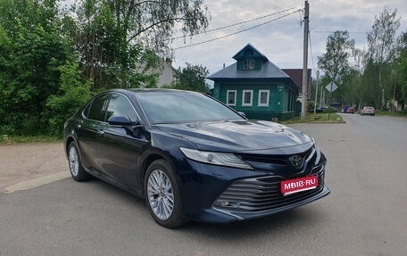 Toyota Camry, 2018 год, 2 800 000 рублей, 1 фотография