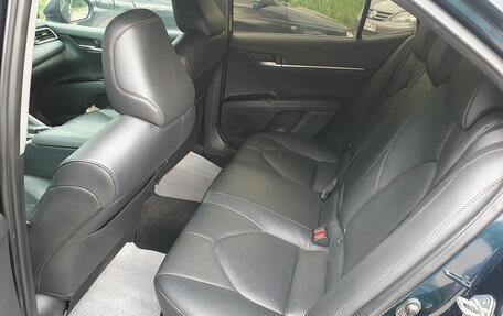 Toyota Camry, 2018 год, 2 800 000 рублей, 8 фотография