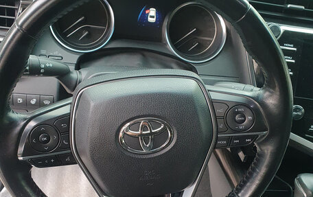 Toyota Camry, 2018 год, 2 800 000 рублей, 9 фотография