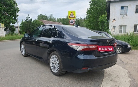 Toyota Camry, 2018 год, 2 800 000 рублей, 6 фотография